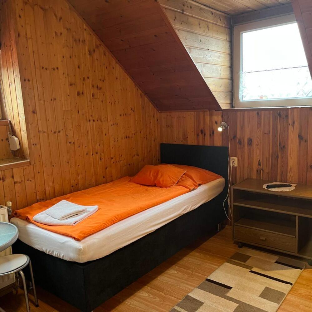 Lenzl's Panzió Acomodação com café da manhã Szigetvár Exterior foto