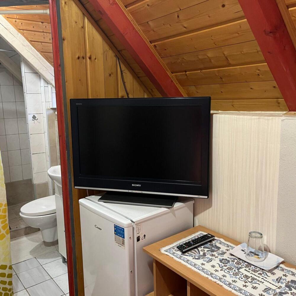 Lenzl's Panzió Acomodação com café da manhã Szigetvár Exterior foto