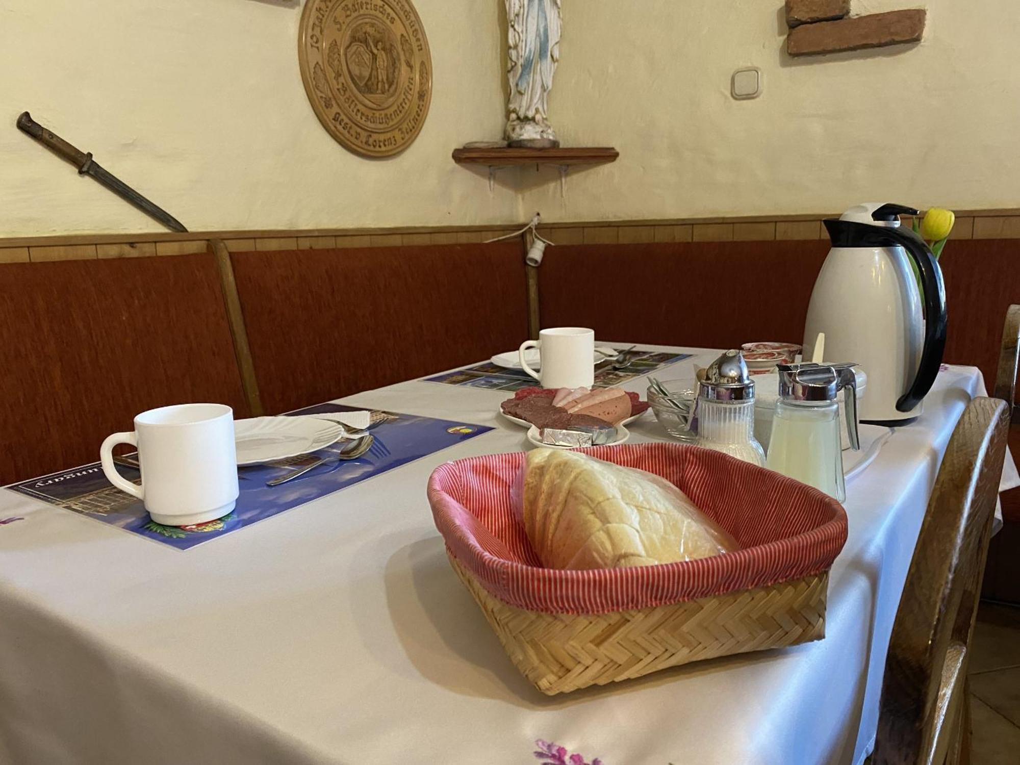 Lenzl's Panzió Acomodação com café da manhã Szigetvár Exterior foto