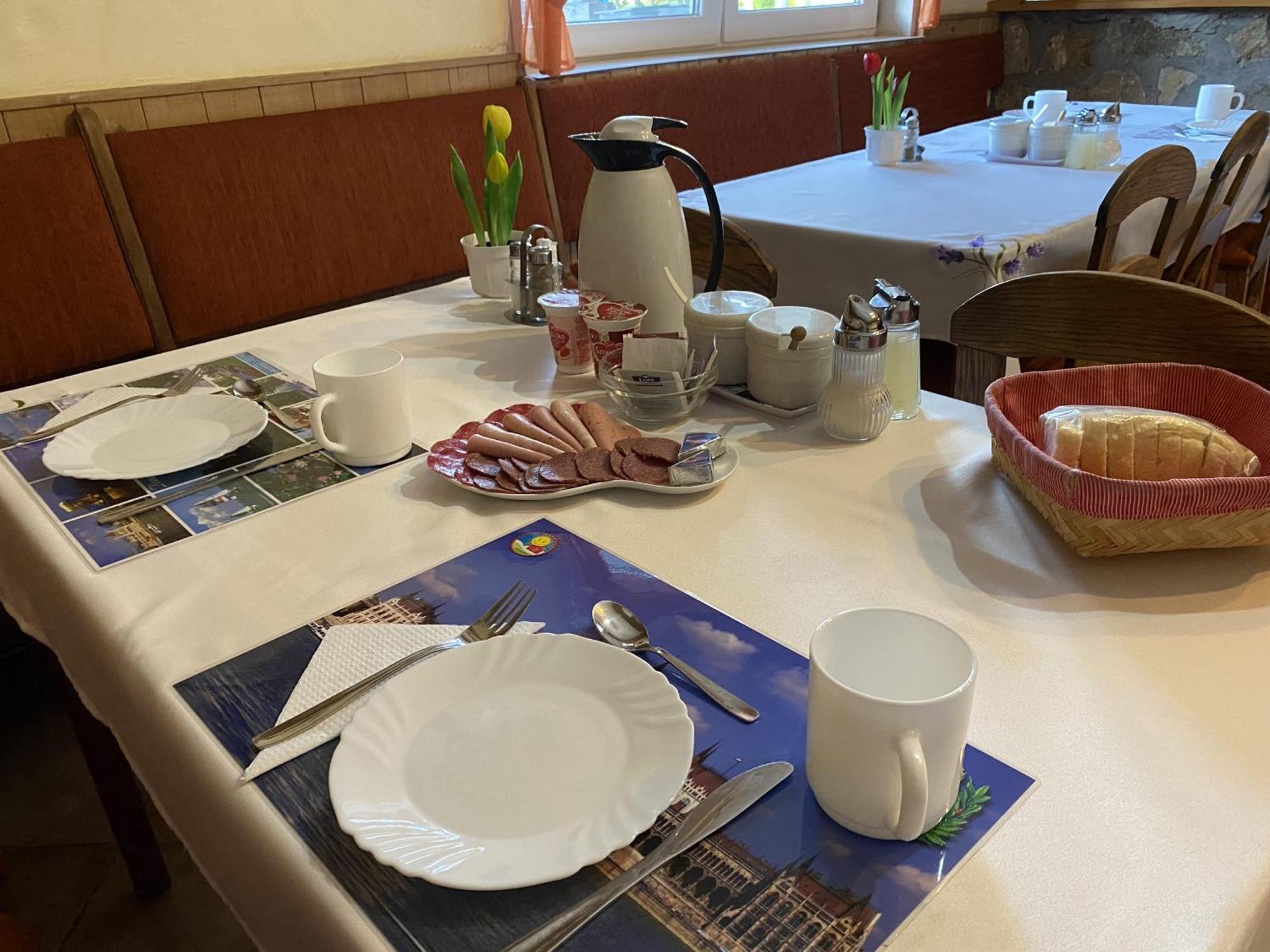 Lenzl's Panzió Acomodação com café da manhã Szigetvár Exterior foto