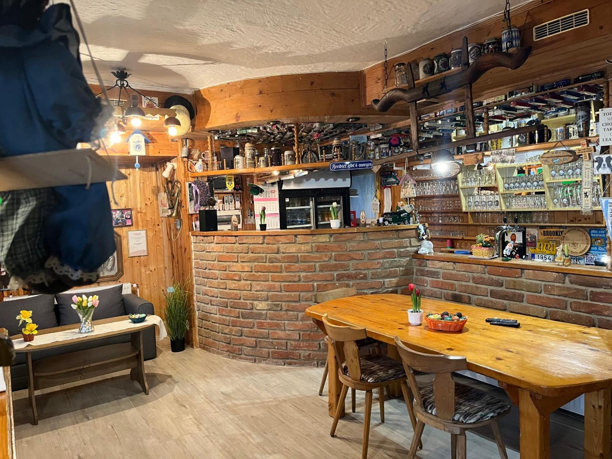 Lenzl's Panzió Acomodação com café da manhã Szigetvár Exterior foto